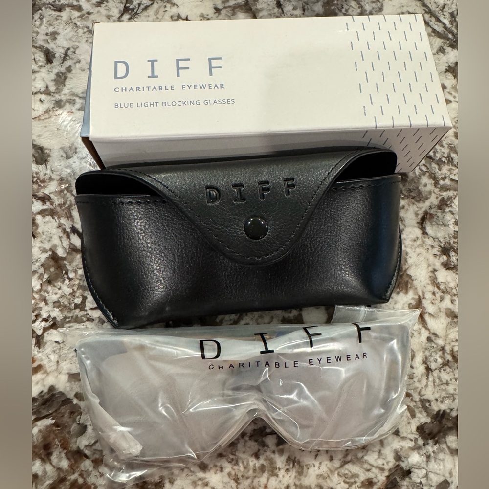 Diff BECKY Blue Light Glasses 👓 - Picture 8 of 14